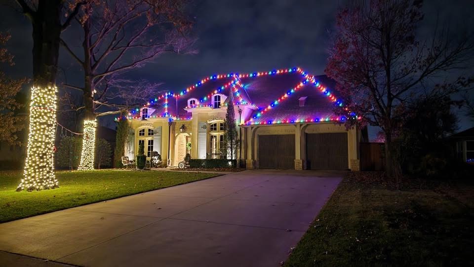 Residential roofline & tree wrap lighting